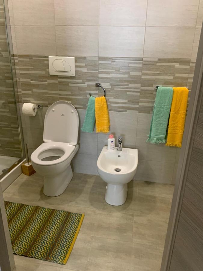 Nuovissimo Appartamento Indipendente Al Centro !! Catânia Exterior foto